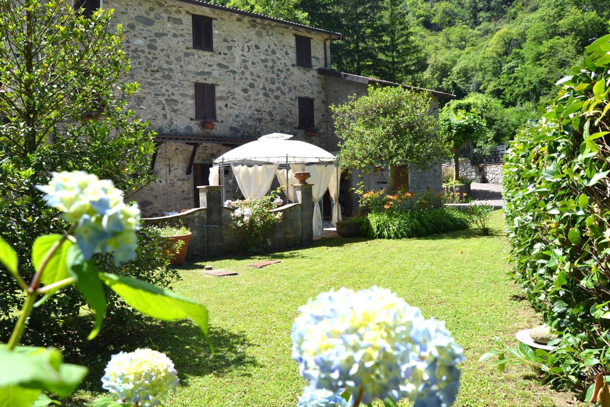 Casa Vacanze Il Boscaccio "Casa Massimo" Fornovolasco المظهر الخارجي الصورة
